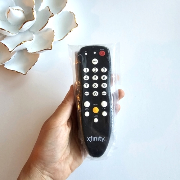 New Xfinity/Comcast Digital Transport Adapter Remote Control And Code Manual - Picture 5 of 6